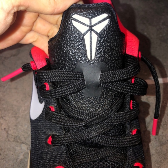 Kobe 9s Laser Crimson - Picture 2 of 7